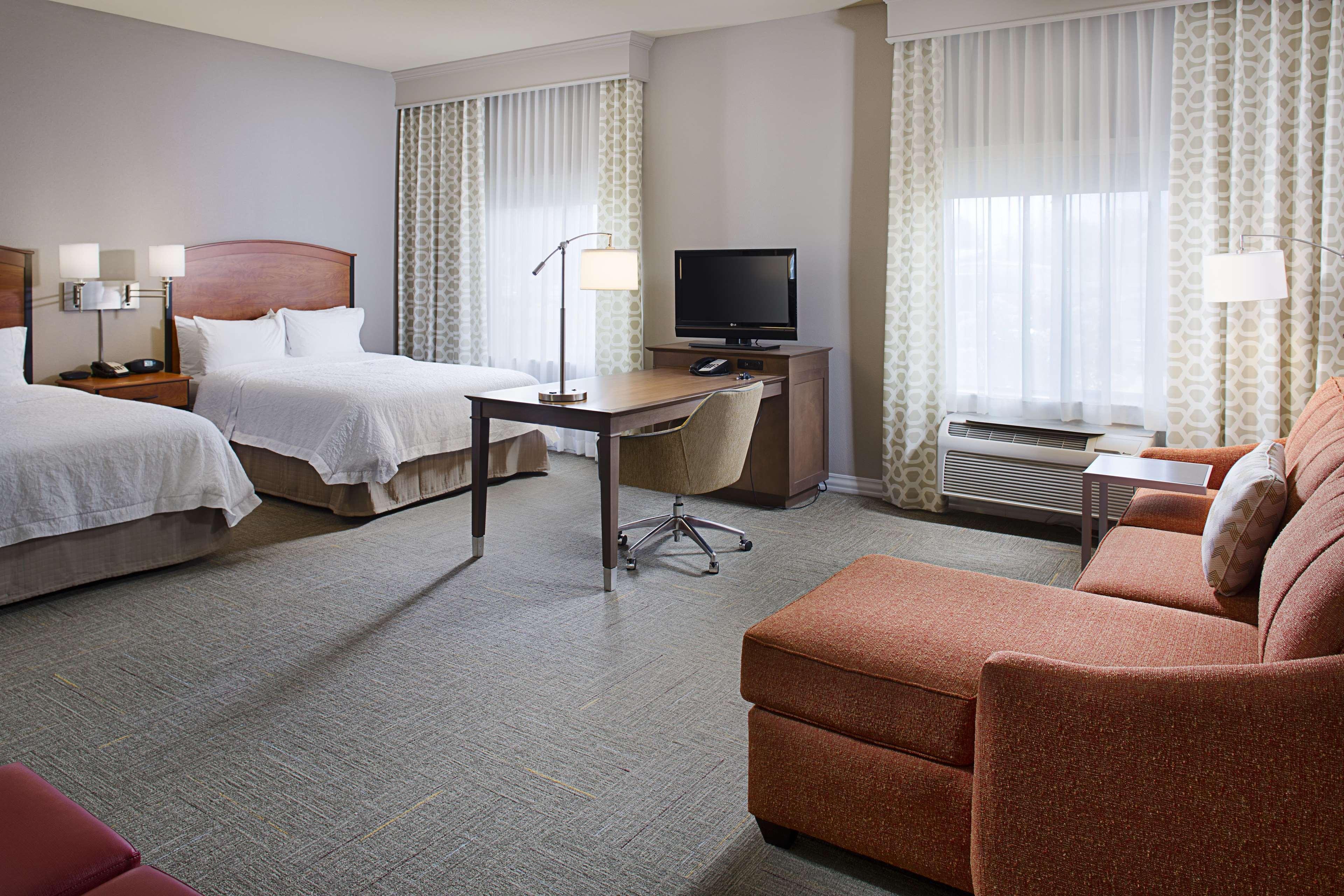 Hampton Inn & Suites לנצ'סטר מראה חיצוני תמונה