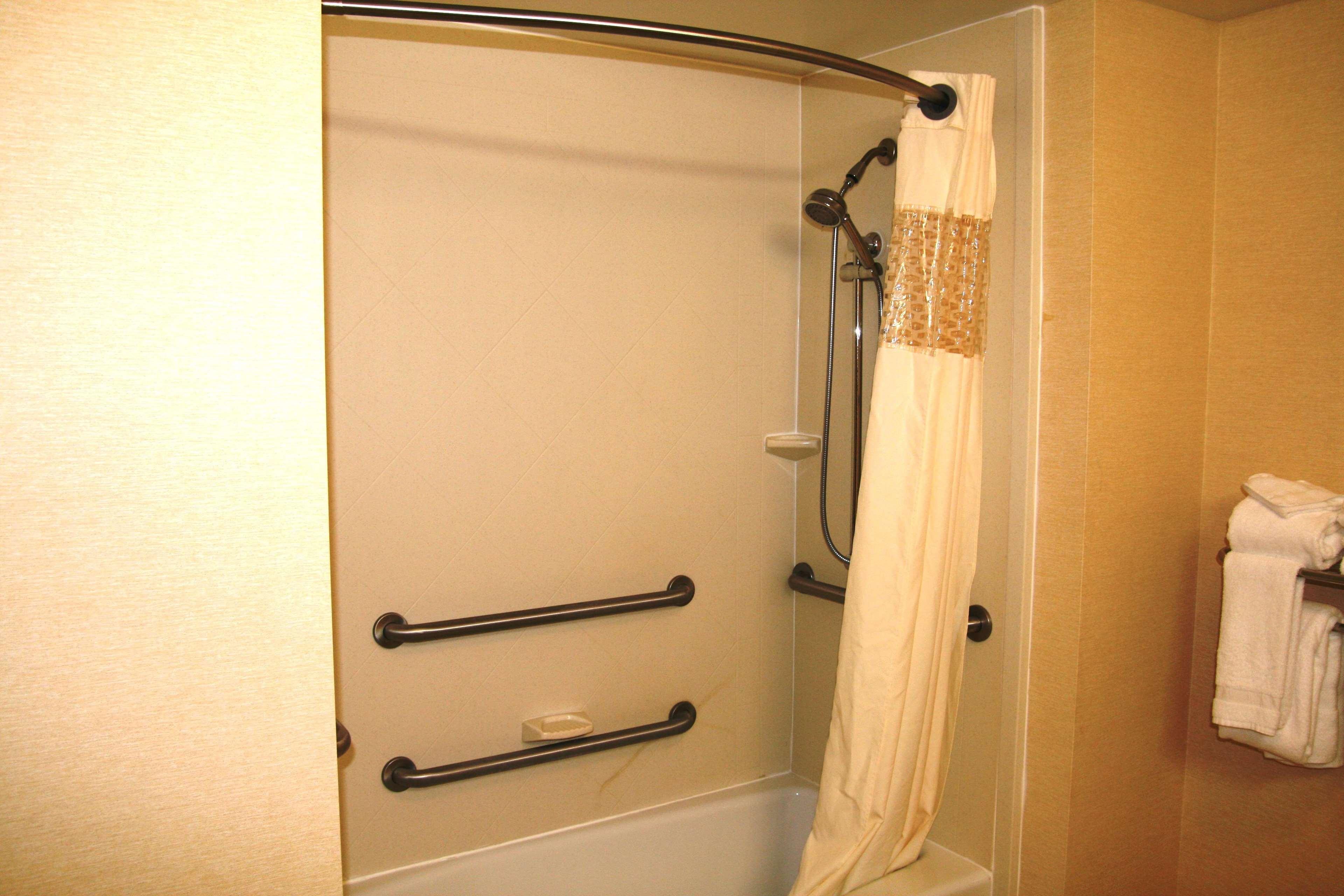 Hampton Inn & Suites לנצ'סטר מראה חיצוני תמונה