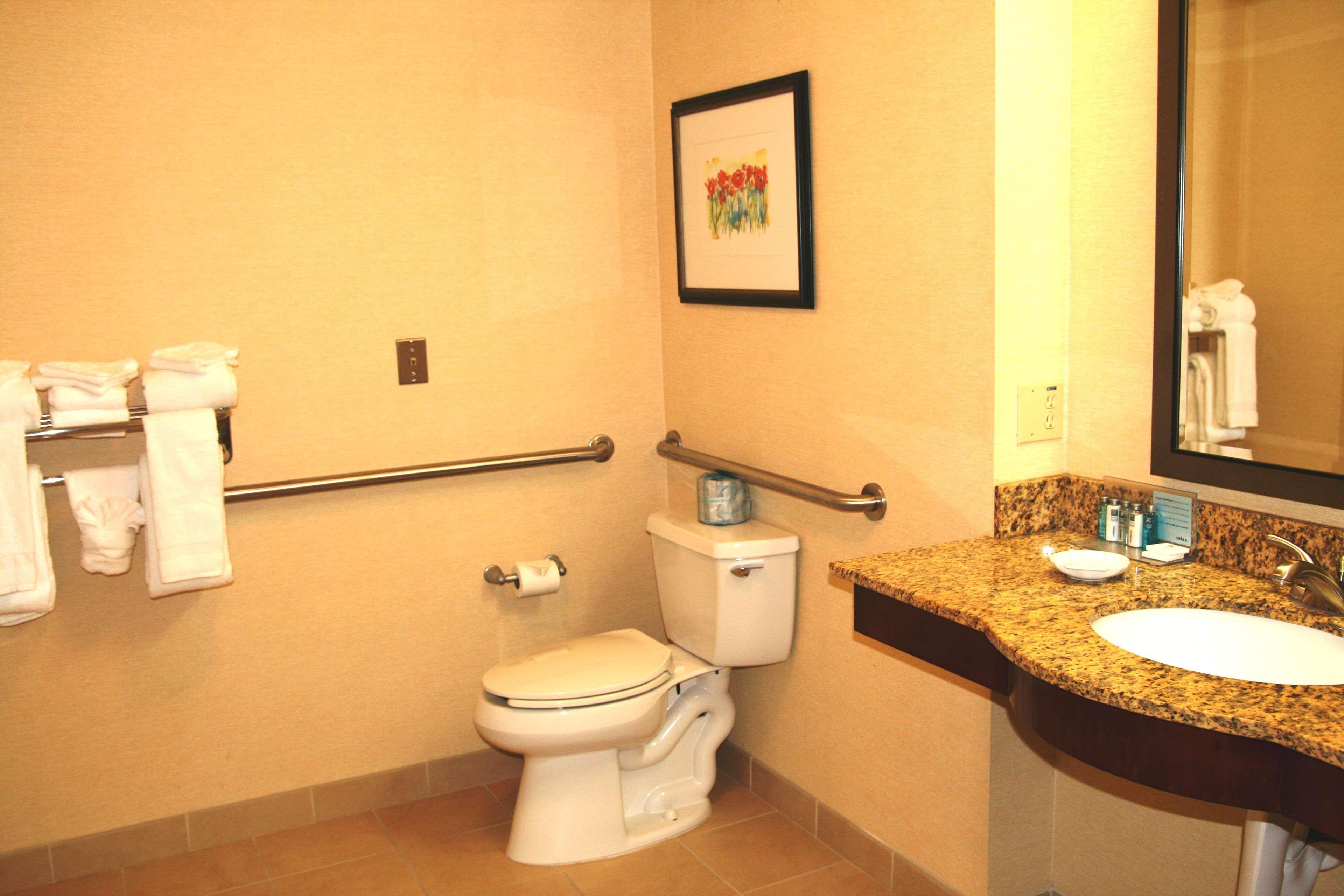 Hampton Inn & Suites לנצ'סטר מראה חיצוני תמונה