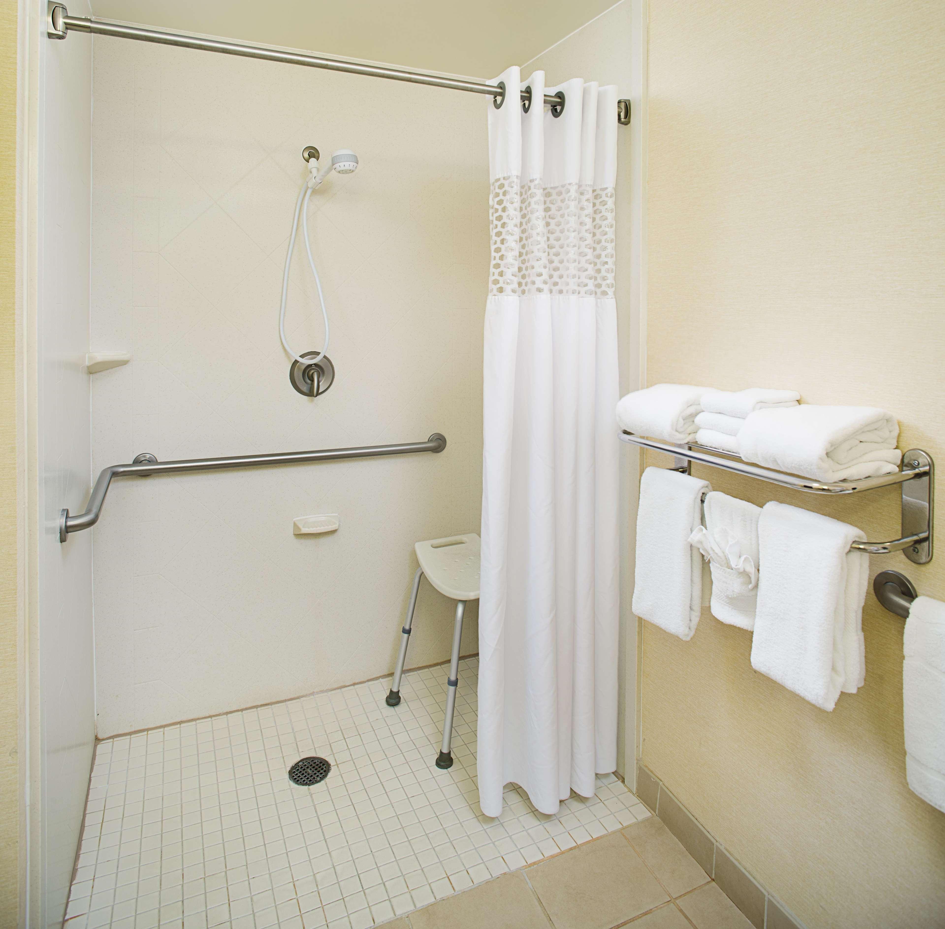Hampton Inn & Suites לנצ'סטר מראה חיצוני תמונה