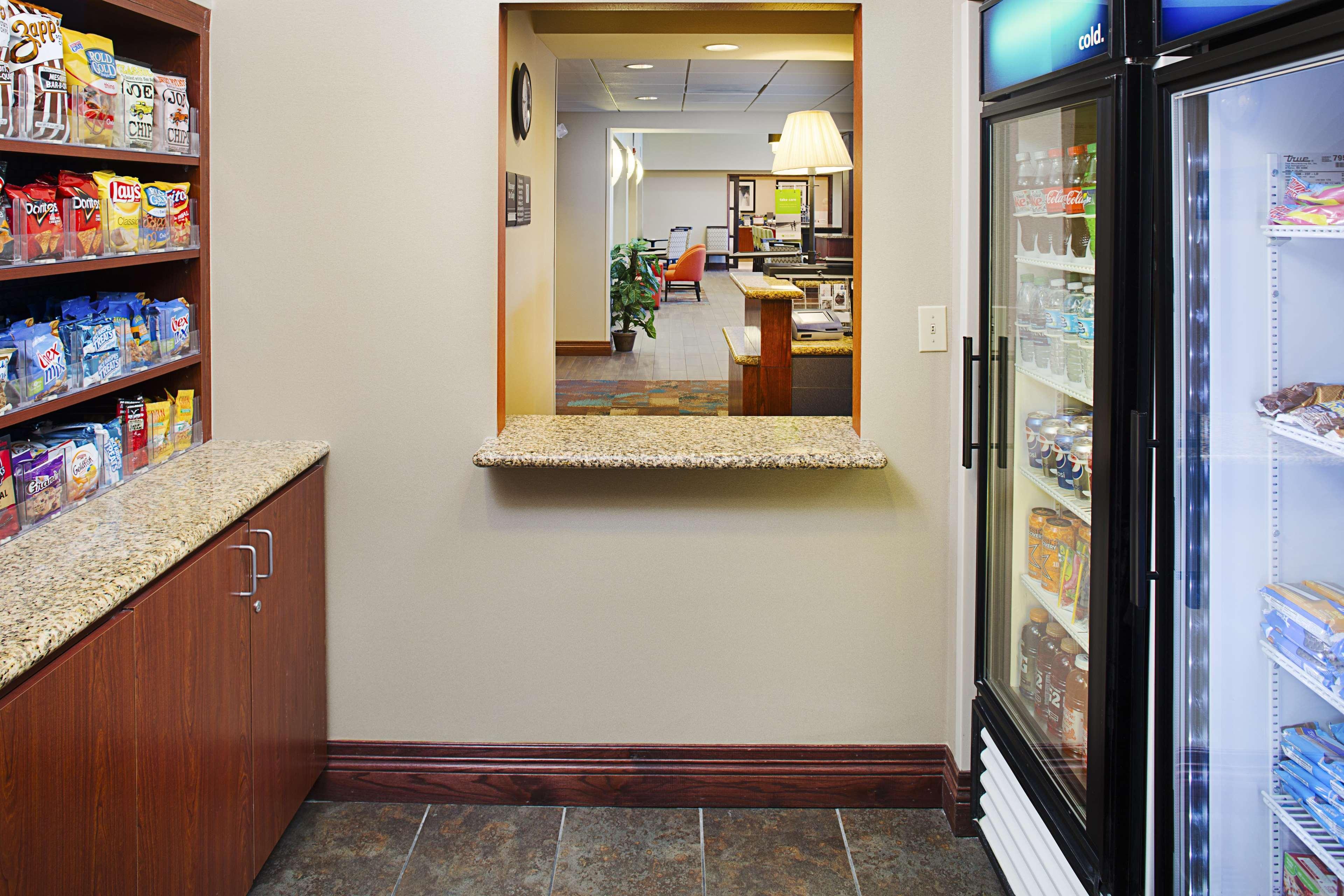 Hampton Inn & Suites לנצ'סטר מראה חיצוני תמונה