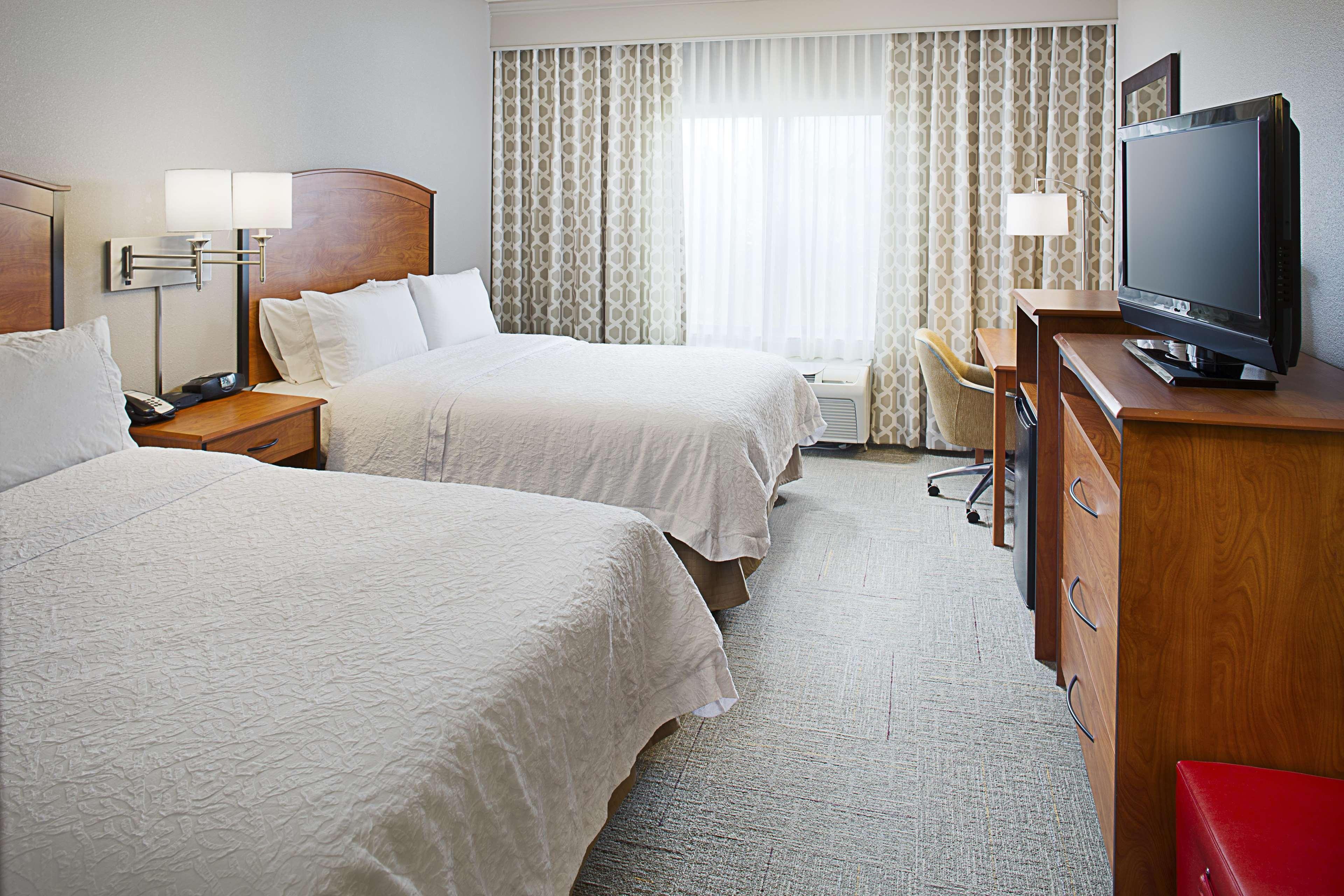 Hampton Inn & Suites לנצ'סטר מראה חיצוני תמונה
