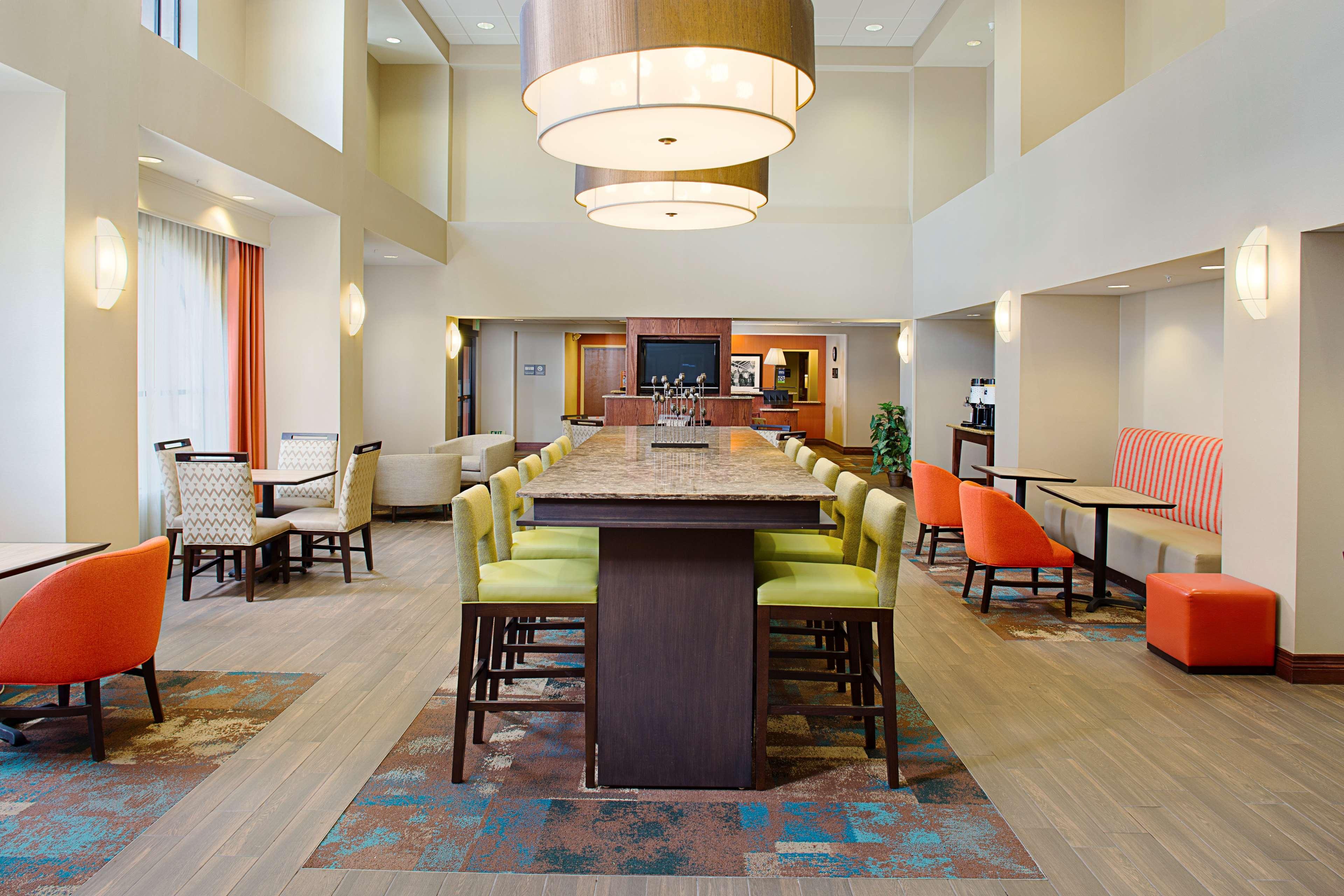 Hampton Inn & Suites לנצ'סטר מראה חיצוני תמונה