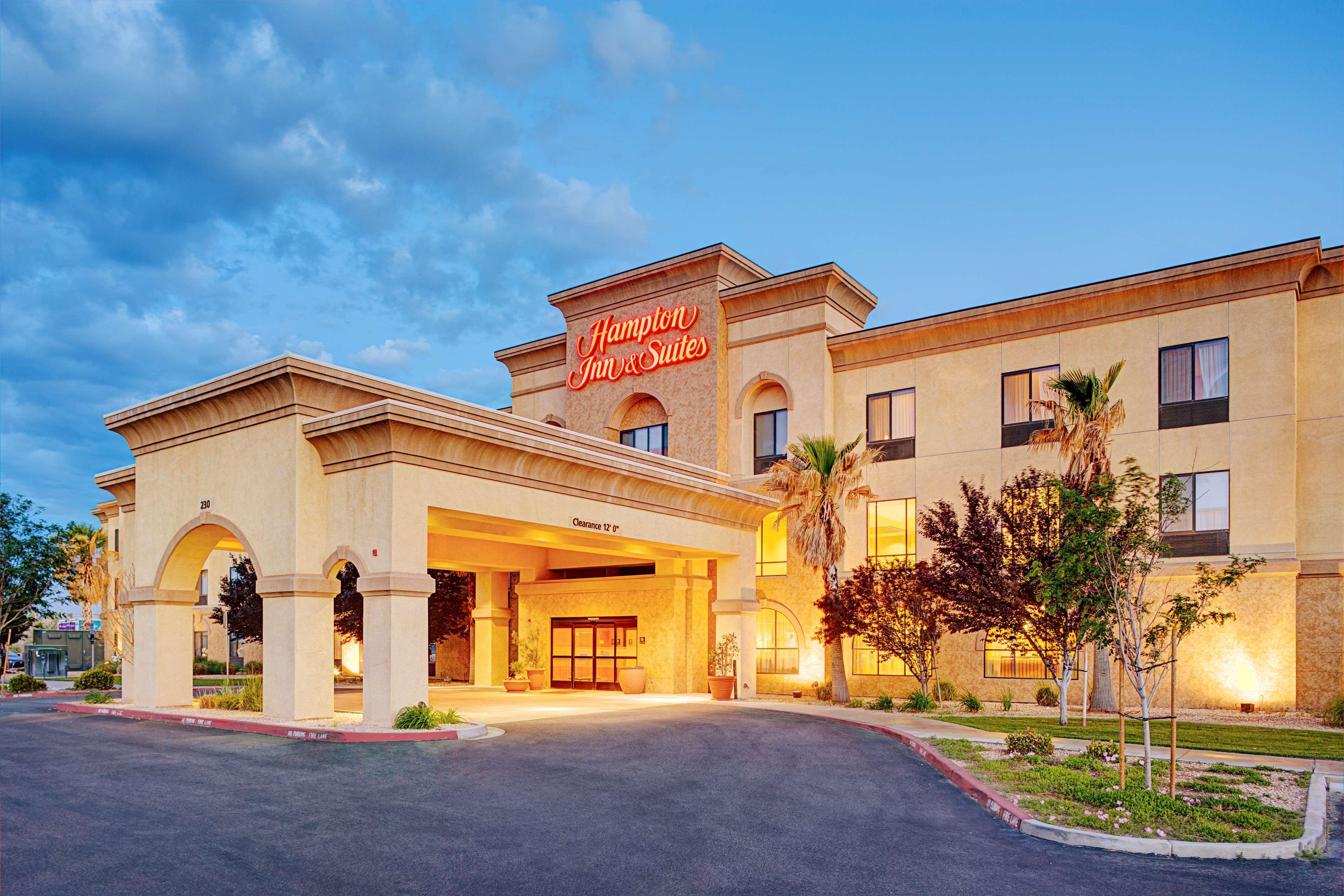 Hampton Inn & Suites לנצ'סטר מראה חיצוני תמונה